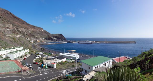 The port of La Estaca in El Hierro