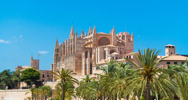 La catedral de Mallorca, fuente, turismo y vacaciones en las islas Baleares