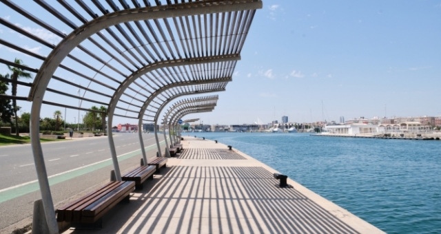 Der Wartebereich für Passagiere im Fährhafen Valencia