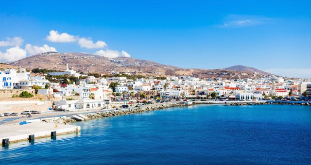 Meerblick und Tinos von einem Fährdeck aus