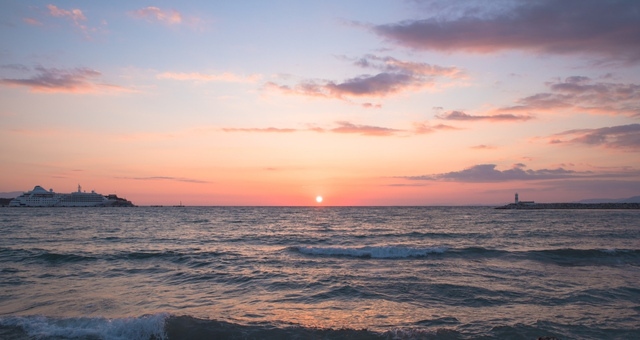 Tramonto al porto di Kusadasi, Turchia