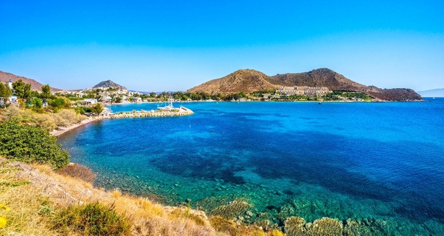 The crystalline waters and the greenery surrounding the area of Akyarlar