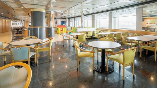images.vessels.spaces.restaurant.altText