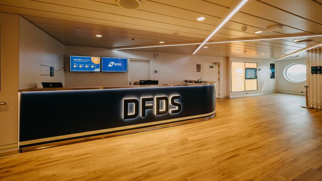 images.vessels.spaces.reception.altText