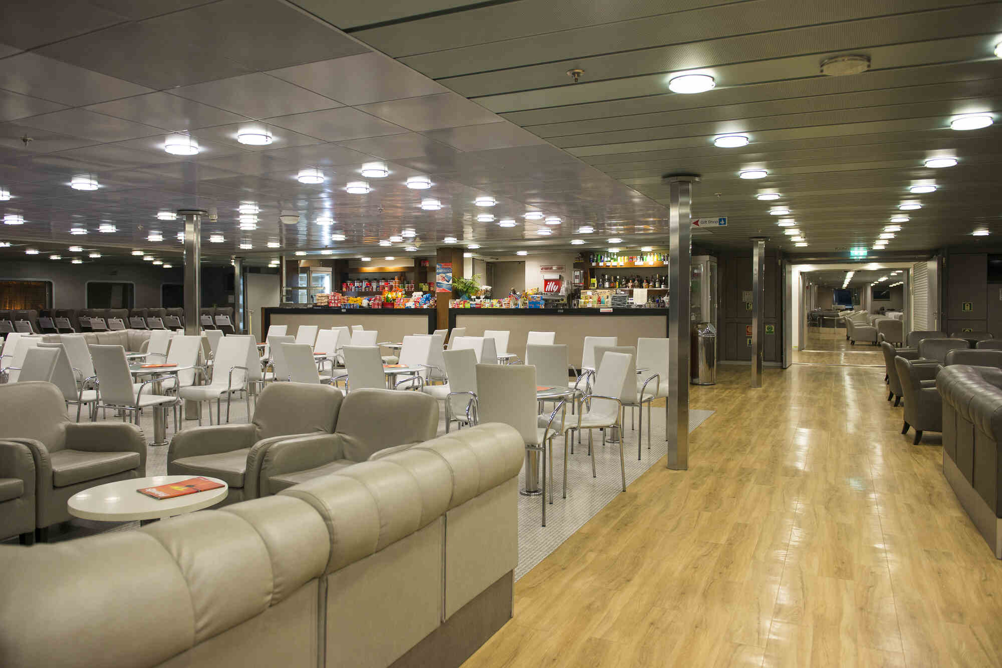 images.vessels.spaces.cafeteria.caption