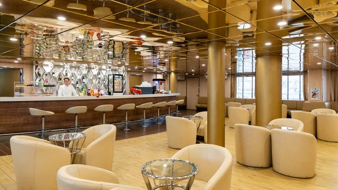 images.vessels.class.lounge.altText
