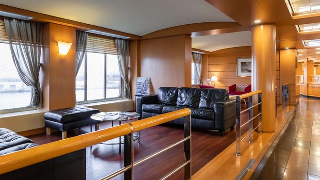 images.vessels.class.lounge.altText