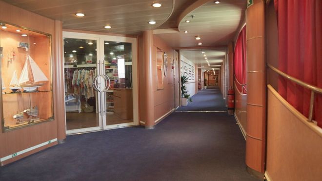 images.vessels.ferry.interior.altText