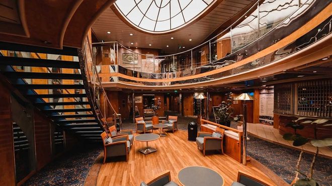images.vessels.spaces.lobby.altText