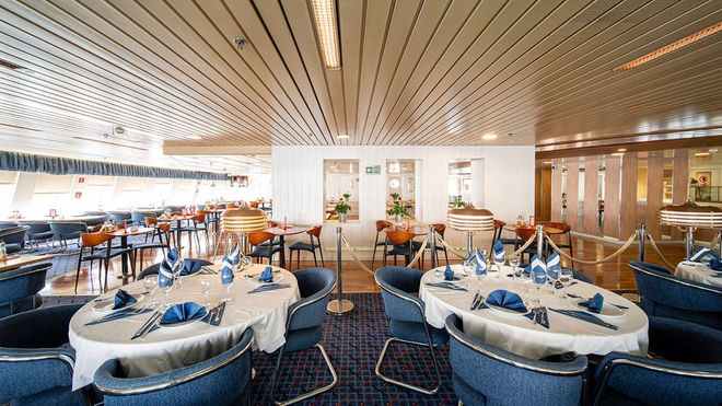 images.vessels.spaces.restaurant.altText