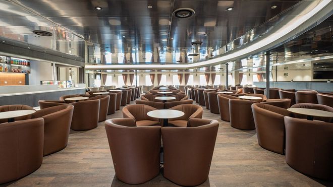 images.vessels.spaces.cafeteria.altText